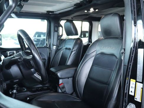 Used 2019 Jeep Wrangler Unlimited Sahara AWD/4WD image 16
