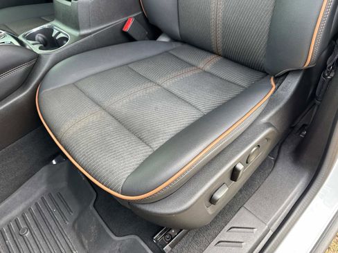 Used 2024 GMC Canyon AT4 image 20