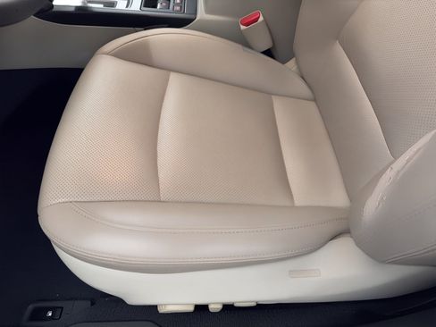 Used 2017 Subaru Outback 2.5i Limited image 16