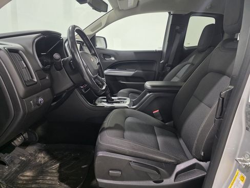 Used 2018 Chevrolet Colorado LT image 9