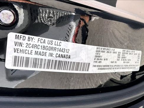 Used 2024 Chrysler Pacifica Touring-L FWD image 44