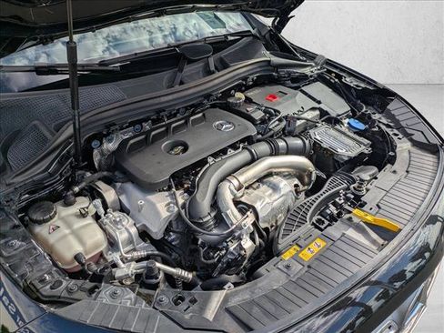 Used 2025 Mercedes-Benz GLA 250 image 21