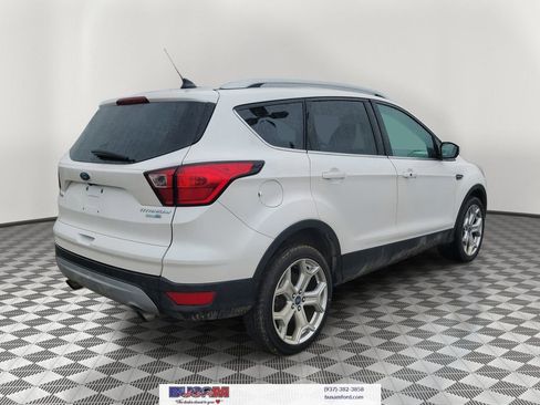 Used 2019 Ford Escape Titanium image 4