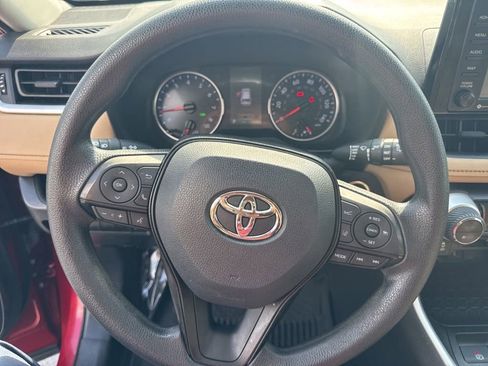 Used 2021 Toyota RAV4 XLE image 25