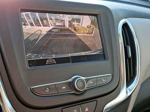 Certified 2024 Chevrolet Equinox LS FWD image 18