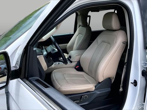 Certified 2023 Ford Expedition Limited AWD/4WD image 9