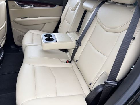 Used 2019 Cadillac XT5 Luxury FWD image 17