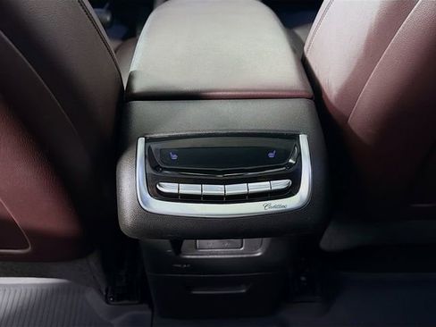 Used 2020 Cadillac XT6 Premium Luxury FWD image 32
