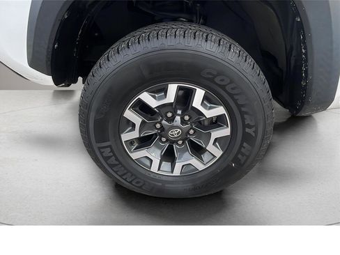 Used 2021 Toyota Tacoma TRD Off-Road image 9