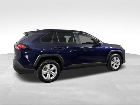 Used 2019 Toyota RAV4 XLE w/ Convenience Package FWD image 10