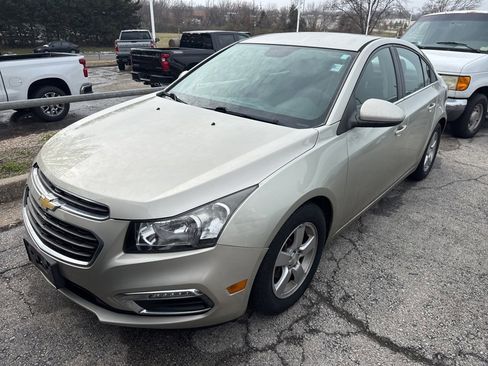 Used 2015 Chevrolet Cruze LT image 3