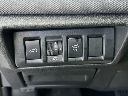 Used 2025 Subaru Outback Premium image 17