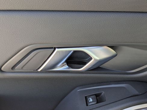 Used 2025 BMW 330i Sedan w/ Premium Package image 28