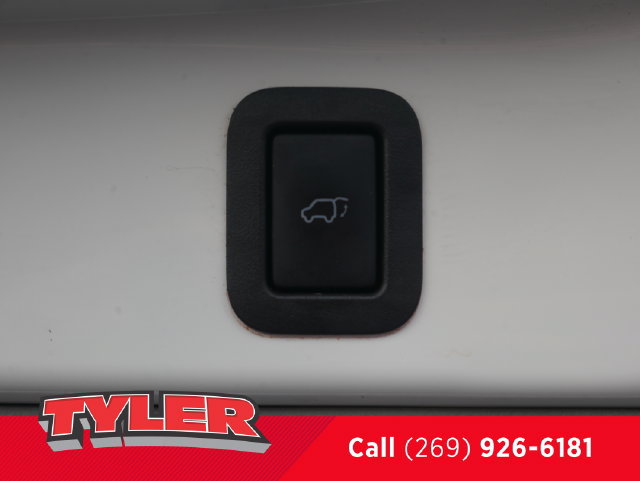 Used 2017 Toyota Highlander XLE AWD/4WD image 19