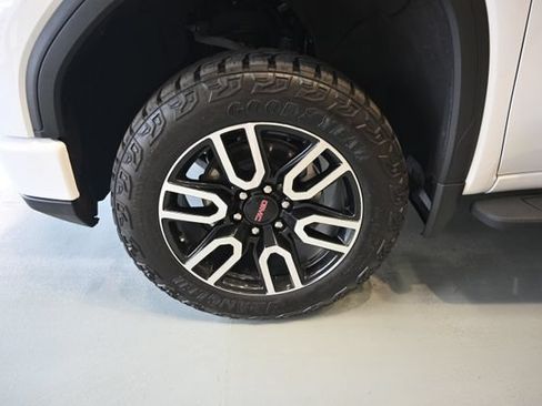 Used 2024 GMC Sierra 1500 AT4 w/ Technology Package AWD/4WD image 36