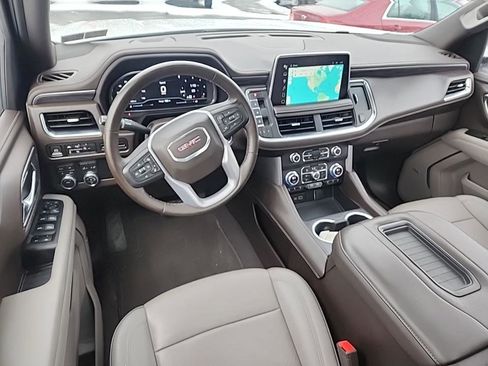 Certified 2023 GMC Yukon XL SLT w/ SLT Luxury Package image 14