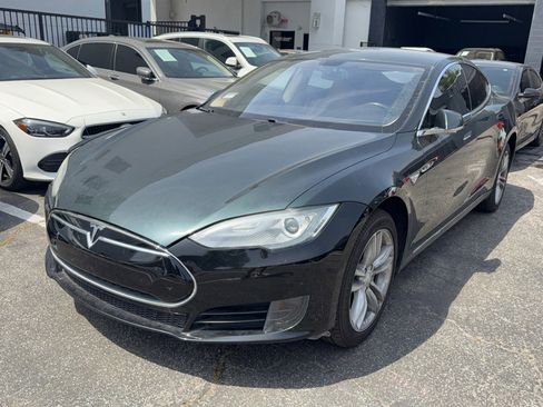 Used 2014 Tesla Model S P85 RWD image 3
