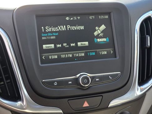 Used 2018 Chevrolet Equinox LT image 18