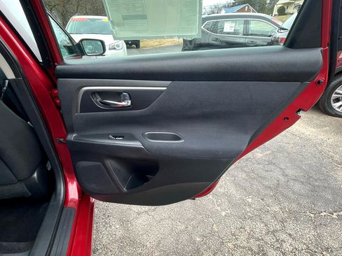 Used 2015 Nissan Altima 2.5 S w/ Sport Value Package image 24