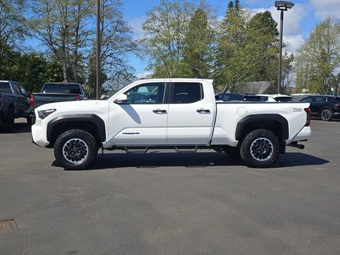 Certified 2024 Toyota Tacoma TRD Off-Road w/ TRD Off Road Premium Package AWD/4WD image 6