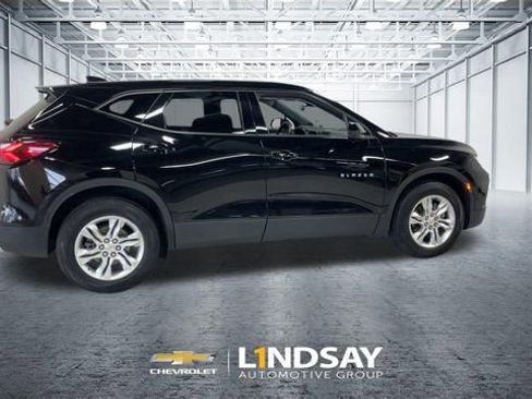 Used 2021 Chevrolet Blazer LT image 2