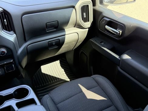 Used 2022 Chevrolet Silverado 1500 Custom AWD/4WD image 16