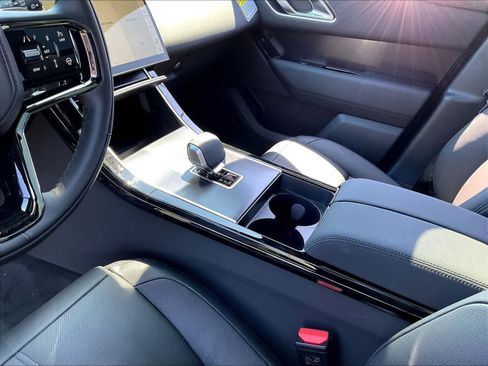 New 2026 Land Rover Range Rover Velar Dynamic SE image 7