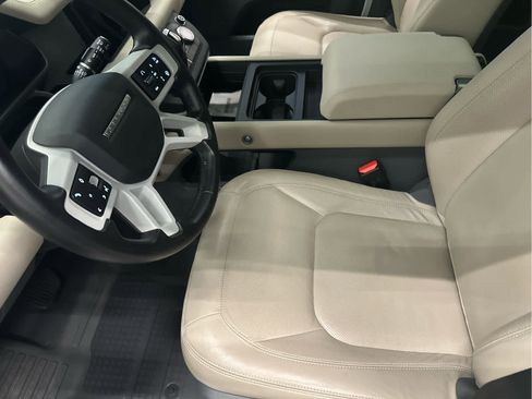 Used 2024 Land Rover Defender 110 S image 14