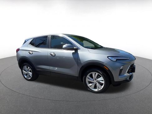 Used 2025 Buick Encore GX Preferred FWD image 2