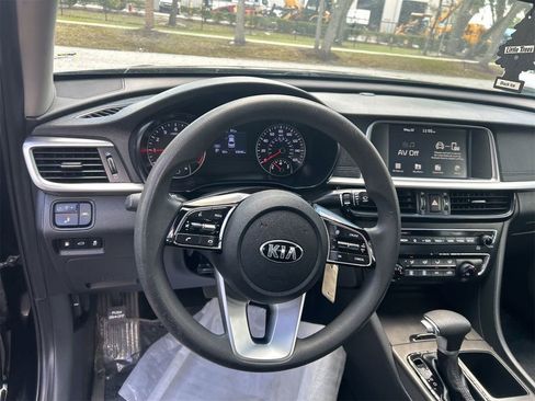 Used 2019 Kia Optima LX FWD image 7