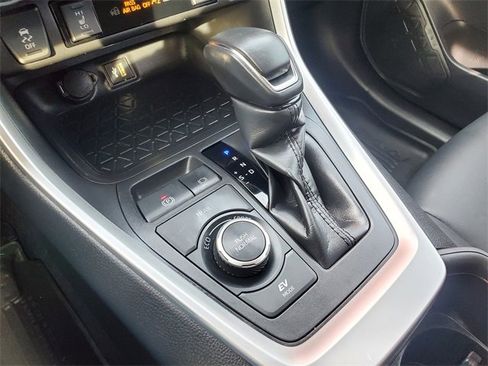Used 2023 Toyota RAV4 XLE Premium image 34