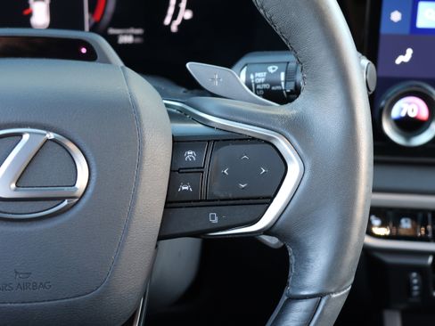 Used 2023 Lexus RX 350 w/ Luxury Package image 22