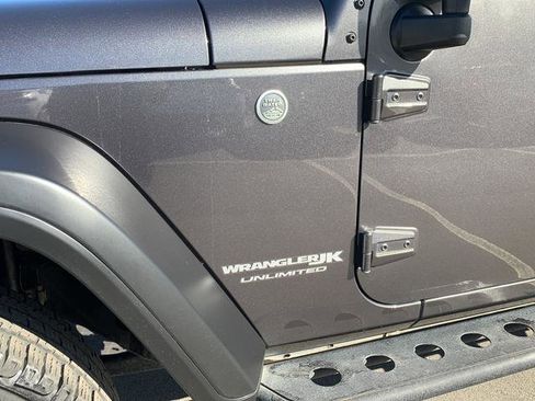 Used 2018 Jeep Wrangler Unlimited Sport S image 13