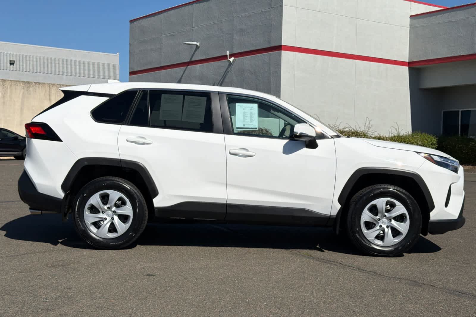 Used 2025 Toyota RAV4 LE AWD/4WD image 6