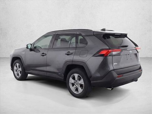 Used 2022 Toyota RAV4 XLE image 5