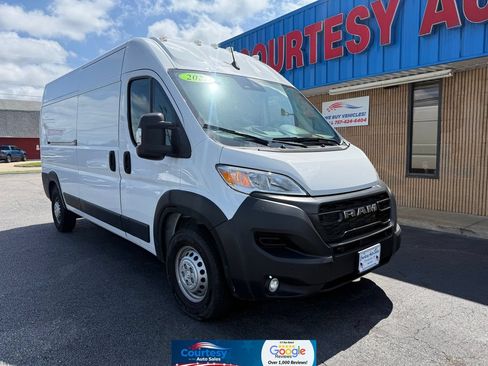 Used 2025 RAM ProMaster 2500 w/ Safety Group FWD image 1