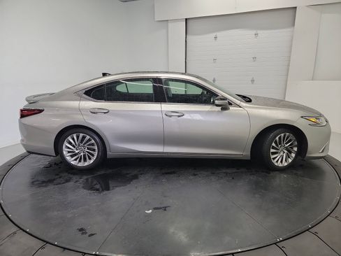 Used 2020 Lexus ES 350 w/ Luxury Package FWD image 11