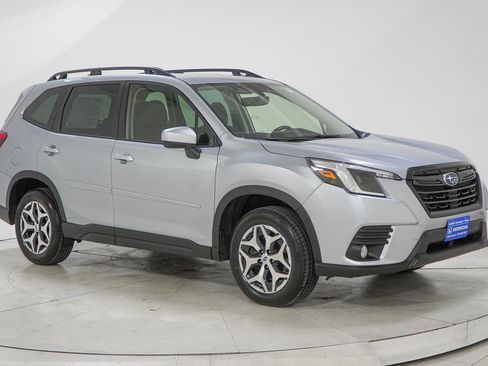 Used 2023 Subaru Forester Premium image 13