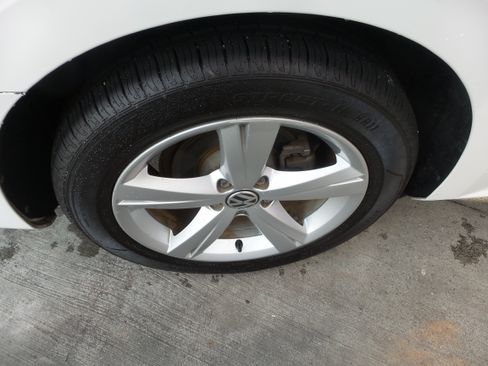 Used 2012 Volkswagen Passat 2.5 SE FWD image 21
