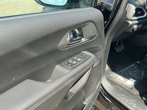 New 2026 Chrysler Voyager LX image 15