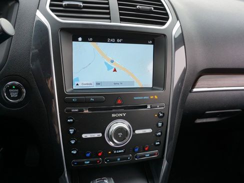 Used 2017 Ford Explorer Limited image 16