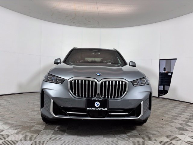 Used 2024 BMW X5 xDrive40i w/ Premium Package AWD/4WD image 2