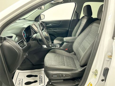 Used 2022 Chevrolet Equinox LT image 9