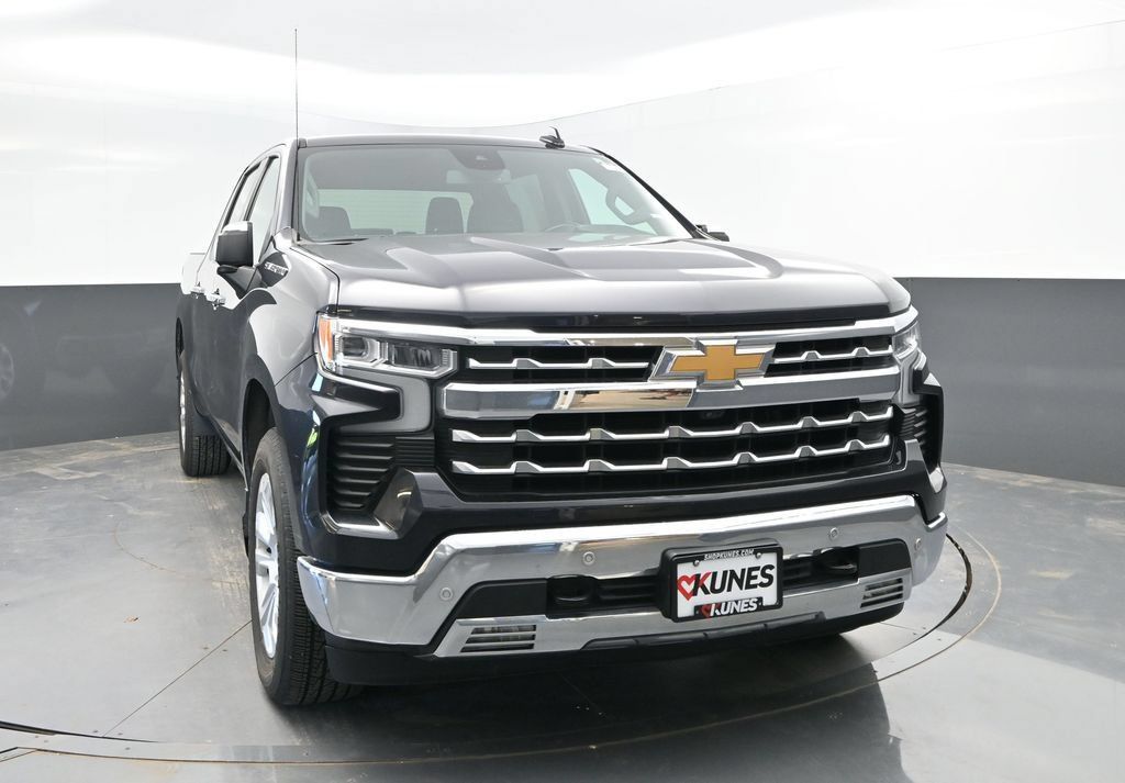 Used 2023 Chevrolet Silverado 1500 LTZ AWD/4WD image 4
