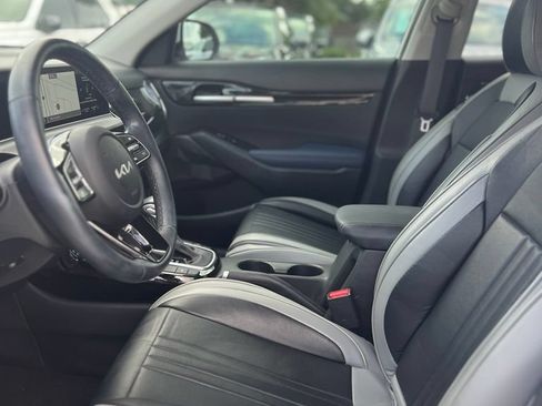 Used 2025 Kia Seltos S FWD image 19