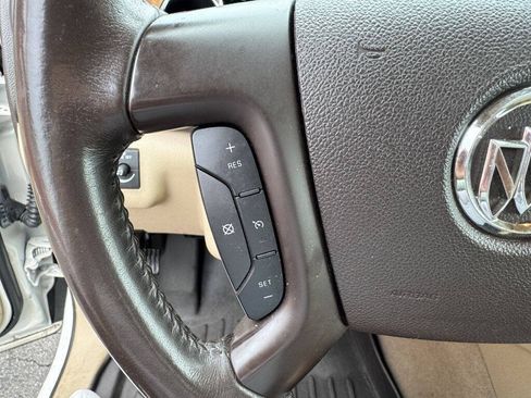 Used 2011 Buick Enclave CXL FWD image 17