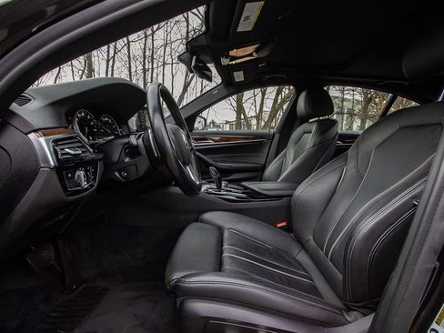 Used 2018 BMW 530i xDrive image 9