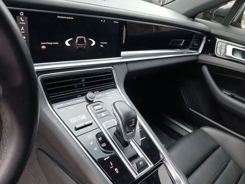 Used 2017 Porsche Panamera 4 image 7