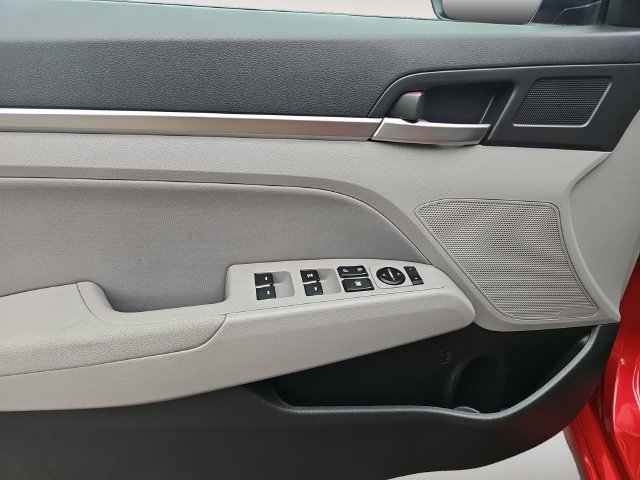 Used 2020 Hyundai Elantra SEL FWD image 10