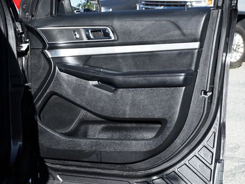 Used 2017 Ford Explorer XLT w/ Equipment Group 201A image 39